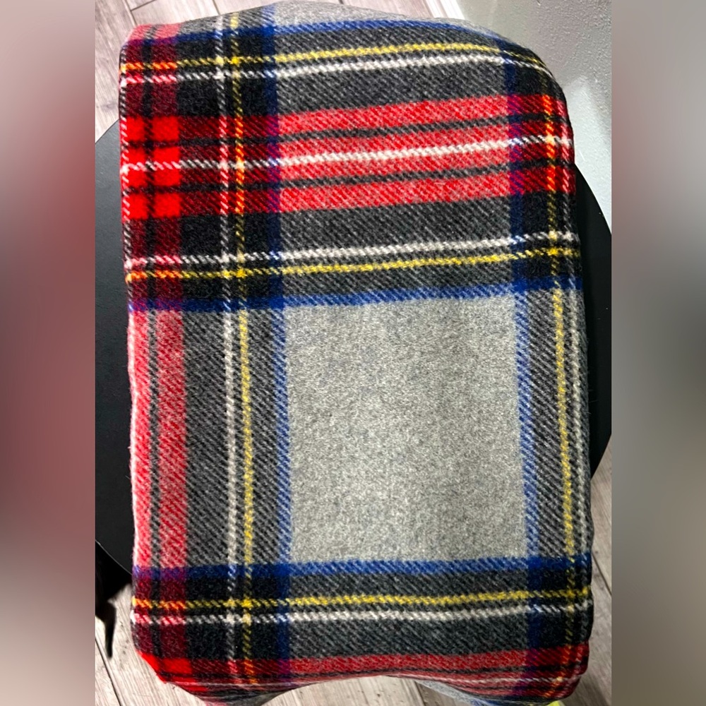 Vintage Reine Woole Genuine Wool Tartan Plaid Blanket Fringe Cozy Winter Decor - Picture 5 of 11